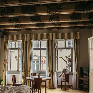 Thunovska Apartamento