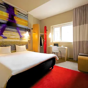 ibis-milano-centro.italymilanhotels.net/