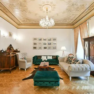 Stunning Charles Bridge Apartment Apartment