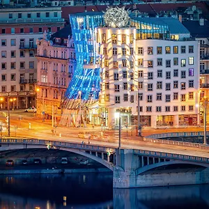 Отель Dancing House - Tancici Dum